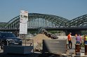 Betonmischer umgestuerzt Koeln Deutz neue Rheinpromenade P048